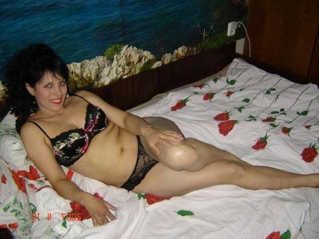 Сочные как вишня зрелые женщины примеряют чулки 27  картинка xxx смотреть