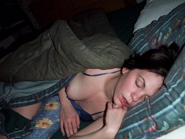 Порно Сиськи Спящих